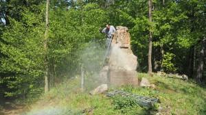 15 Zahájení rekonstrukce pomníku padlým v zaniklé vsi Lipoltov       